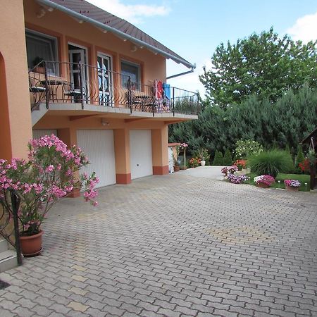 Szecsenyi Apartman Heviz Ngoại thất bức ảnh
