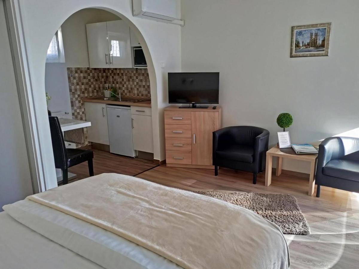 Szecsenyi Apartman Heviz Ngoại thất bức ảnh