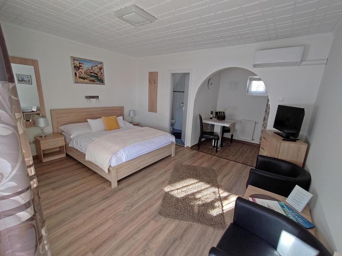 Szecsenyi Apartman Heviz Ngoại thất bức ảnh