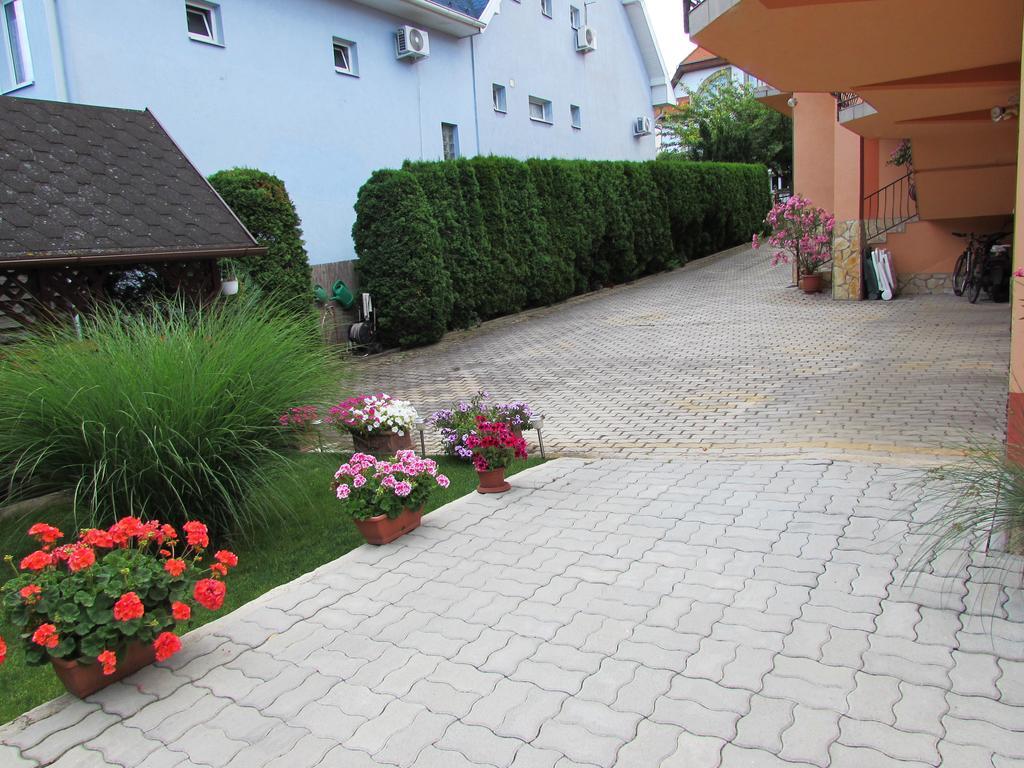 Szecsenyi Apartman Heviz Ngoại thất bức ảnh